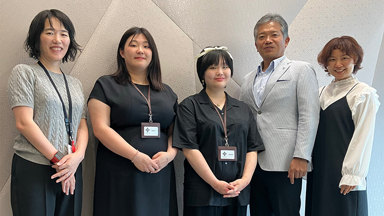 Mitsui & Co. Award Winners' Visit to the Mitsui Head Office
