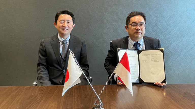 オンライン署名式の様子(日本側)